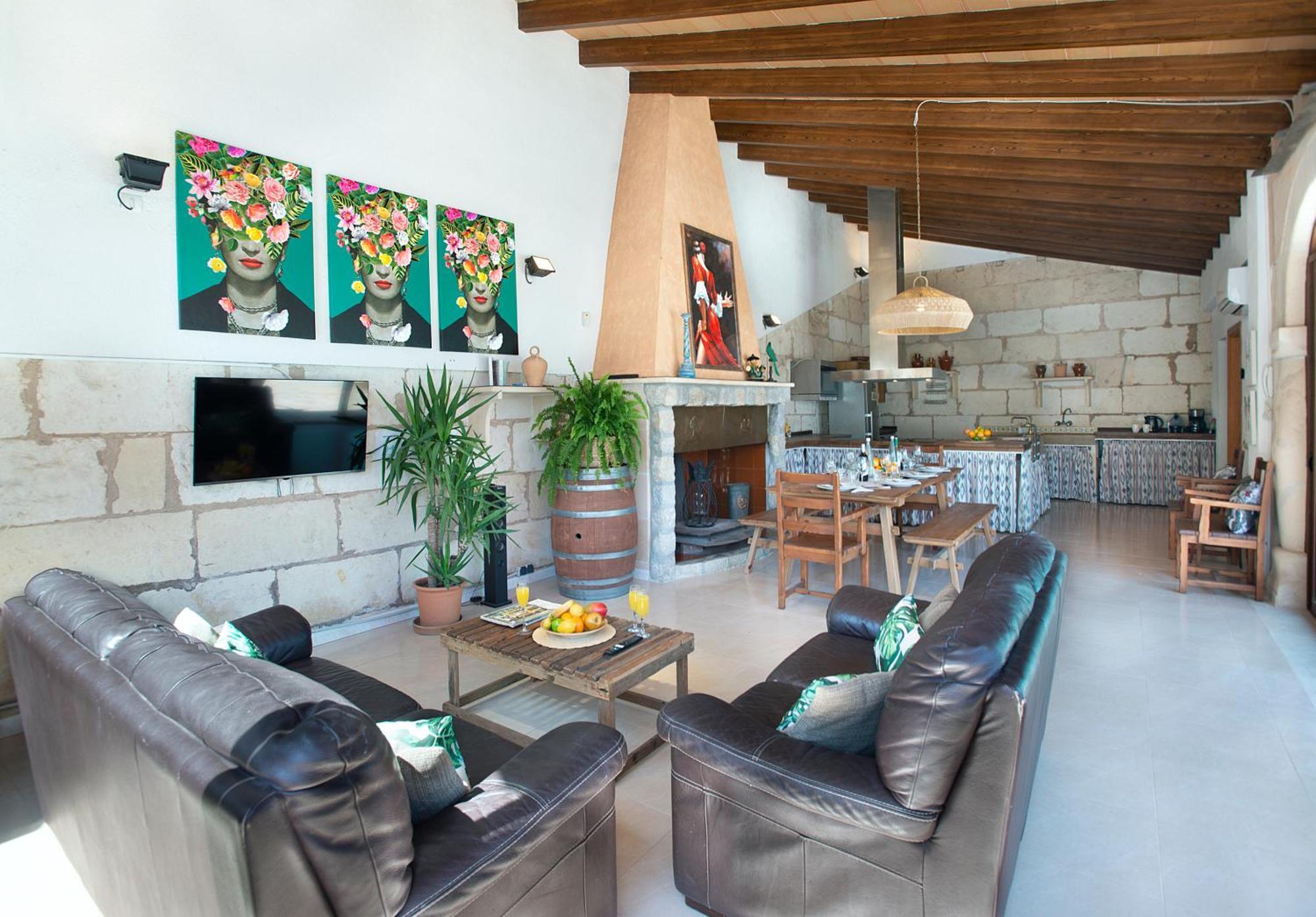Owl Frida - Exclusive Holidays Villa